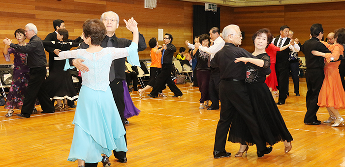 発足２０周年を祝った福浦ダンス同好会の記念パーティー