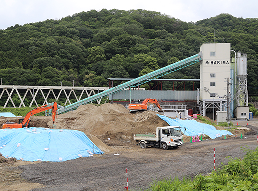 汚泥の不法投棄現場となった播磨土建工業の生コンクリート工場
