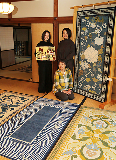 根来節子さんと弟子たちの作品が並ぶ作品展「つなぐ　つなげる　伝統技術」