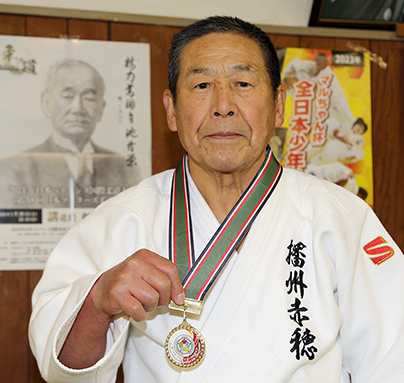 日本ベテランズ柔道で通算５度目の優勝を果たした池田正男さん