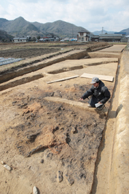 「有年牟礼・井田遺跡」で発掘された弥生時代の焼失住居跡