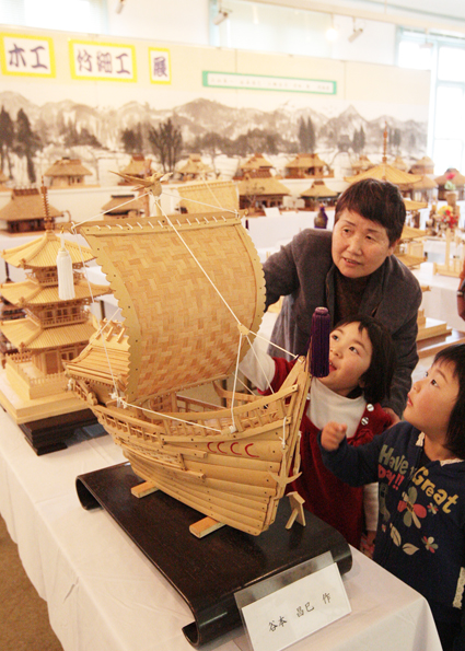 民俗資料館で開催中の作品展