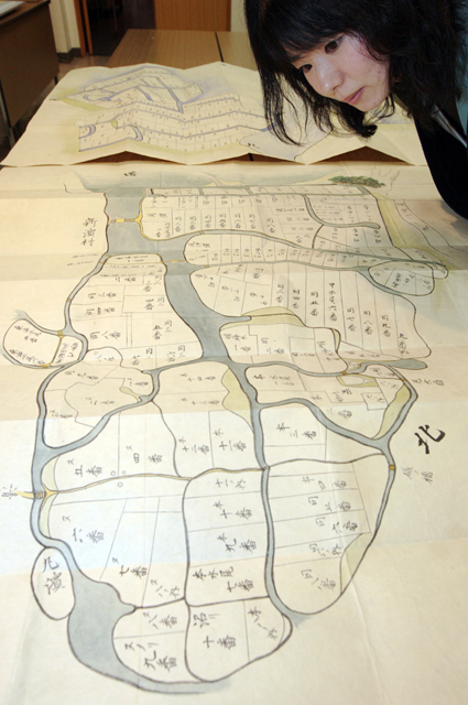 初めて2点同時に公開される「東浜・西浜塩田絵図」