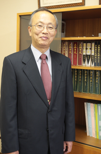 教育長に就任した室井久和氏