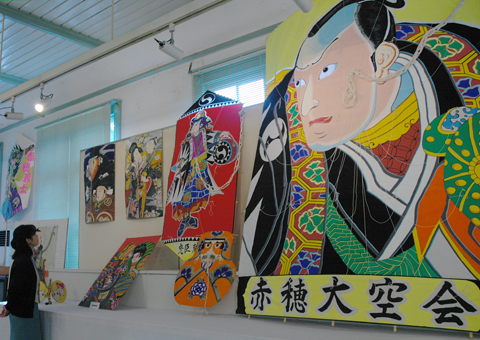 民俗資料館で開催中の「日本の凧」展