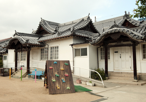 現在は赤穂カトリック教会として使われている旧赤穂神社の拝殿
