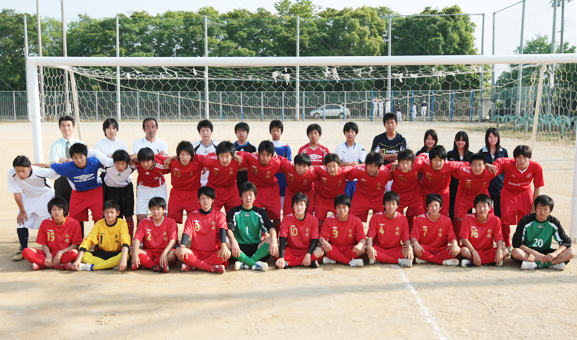 創部後初めてベスト8へ勝ち進んだ赤穂高サッカー部