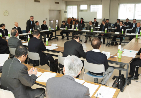 出席者から厳しい意見が出た第1回東備西播定住自立圏共生ビジョン懇談会