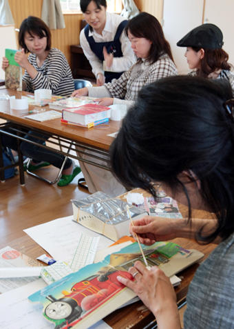 図書館司書から本の修理を教わった「早かごセミナー」