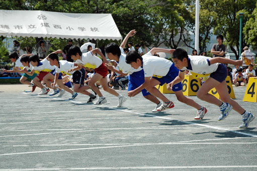 市内5・6年生が走力などを競った小学生陸上