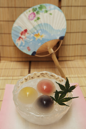 今年も販売が始まった播磨屋の「水まんじゅう」
