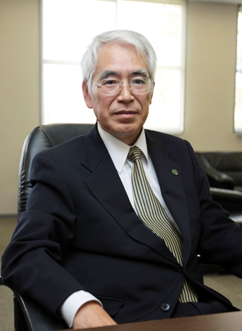 関西福祉大の第7代学長に就任した安井秀作氏