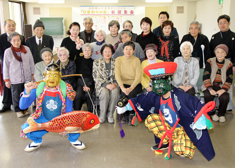 2カ月に一度の誕生会を開いている「ひまわりの会」