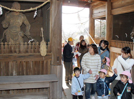 親子で楽しみながら行ったふるさと探訪遠足