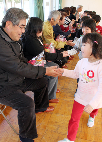 感謝の気持ちを伝えた御崎幼稚園の「お礼の会」