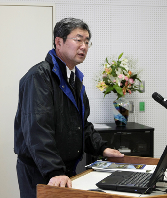 赤穂城跡の復元整備にかける思いを熱弁した宮崎素一・文化財担当参事