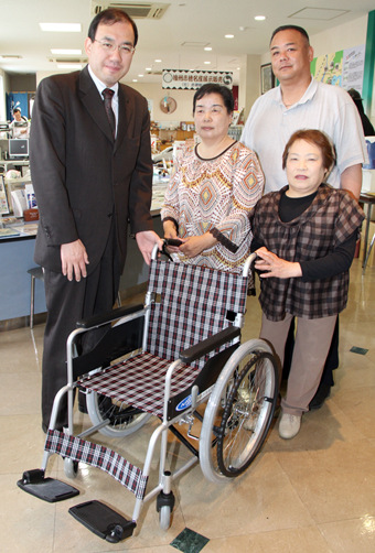 赤穂観光協会にも贈られた車いす