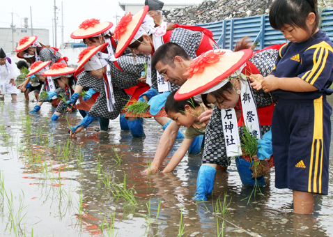 古式に則り行われた「お田植祭」