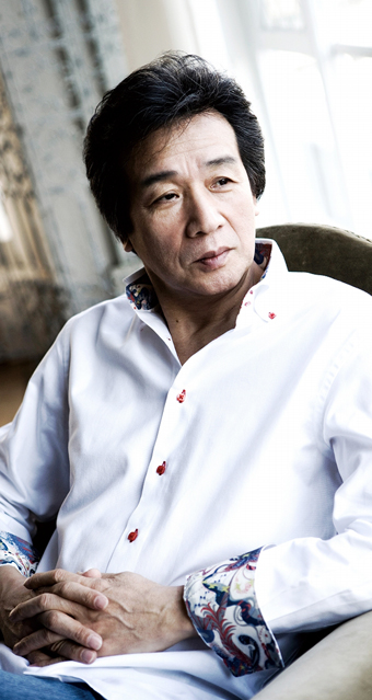 「NHKのど自慢」のゲストとして来穂する歌手の前川清さん