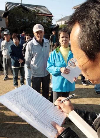 新町地区で行われた津波避難訓練