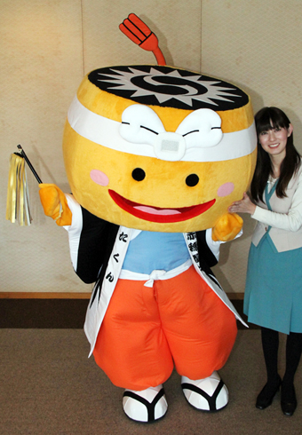 着ぐるみが完成した観光マスコット「陣たくん」