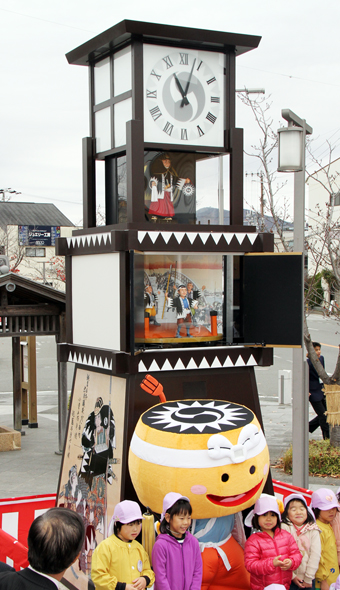完成した観光モニュメント「義士あんどん」