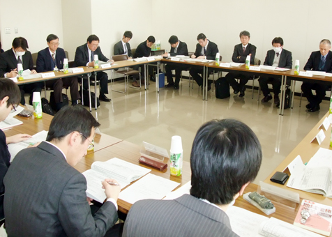 初会合が開かれた東・西播磨15市町の「広域連携研究会」