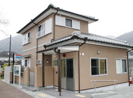 国道250号沿いに新築移転した福浦駐在所