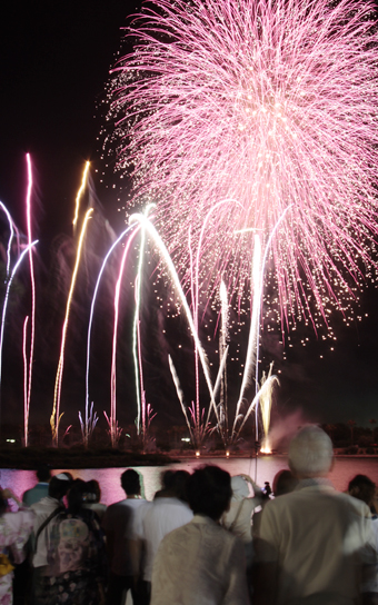 会場を移して2年ぶりに行われた市民の夕べ