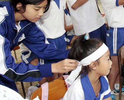 幼小合同運動会でボランティア活動した有年中生