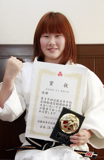 近畿高校定通制体育大会の柔道競技で優勝した岩野智恵利選手