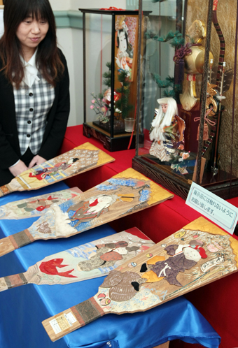 民俗資料館で開催中の「お正月の民具」展