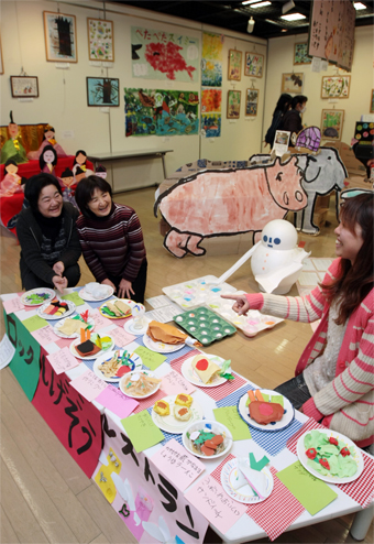 今年も力作が並んでいる「ふれあい作品展」