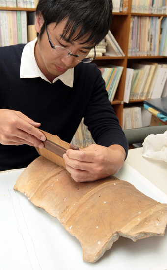 宮内庁による記録調査が行われた有年考古館収蔵の埴輪片