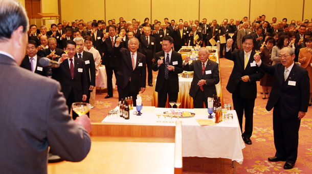 約180人が参加した新年交礼会
