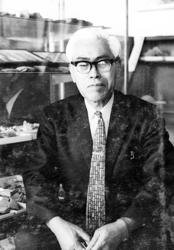 創設した有年考古館で生誕110年記念展が開かれている松岡秀夫氏