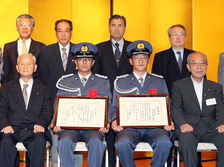 「赤穂地区警察官友の会」の優良警察官表彰