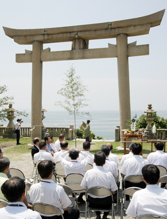 海水浴場の開場を前に行われた安全祈願祭