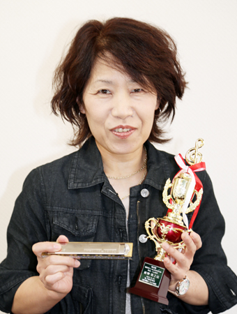 西日本ハーモニカコンテストで2位の小河由美さん