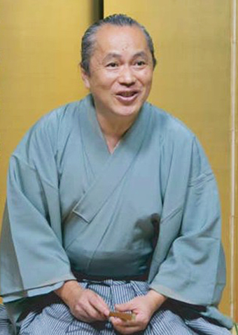 赤穂で落語会を催す三遊亭栄楽さん
