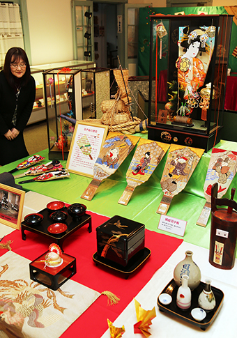 民俗資料館で開催中の「お正月の民具」展