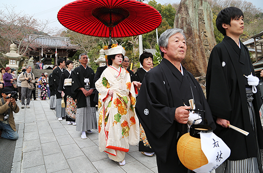 昔ながらの婚礼行事を再現した「坂越の嫁入り」