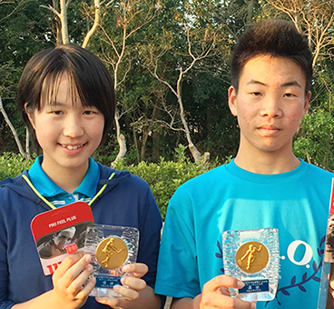 初代チャンピオンに輝いた男女各部の優勝者