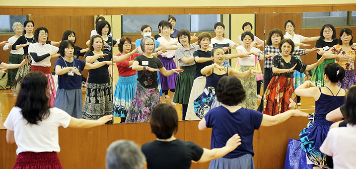心地良い汗を流した「フィットネス・フラ」の体験講習会