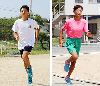 全中陸上で2種目に出場する小林朝さん(右)と共通男子400メートルで50秒台を狙う鈴木寿基君
