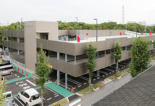 竣工した赤穂市民病院の立体駐車場