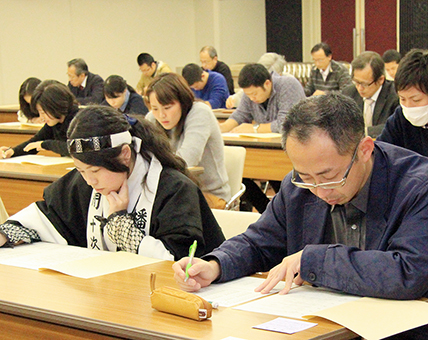 義士装束姿の受検者もみられた忠臣蔵検定