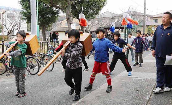 義士祭へ向けて「子供大名行列」を練習する子どもたち