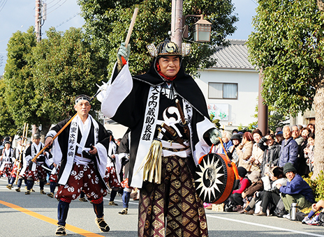 義士行列で大石内蔵助役を務めた西郷輝彦さん