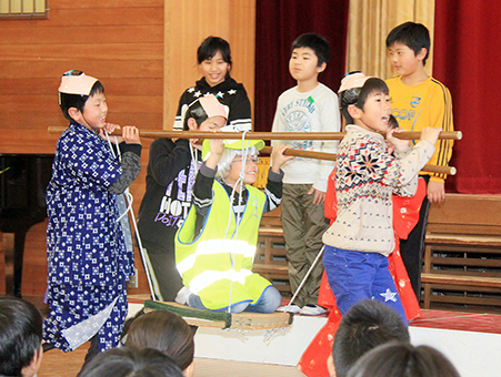 各学年が趣向を凝らした学習発表会